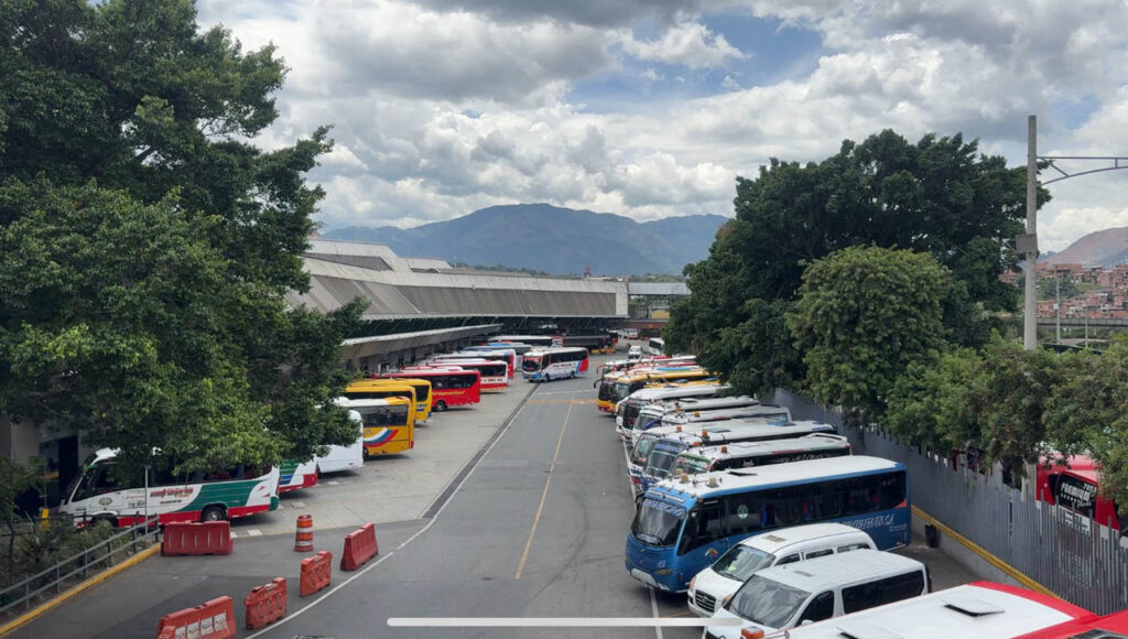 Terminal de buses Imagen de buses en Terminal de Transporte del Norte