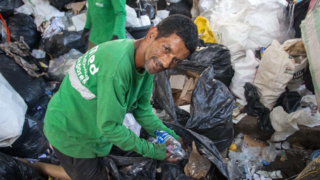 Imagen el reciclaje en sustento y en ejemplo Foto 1