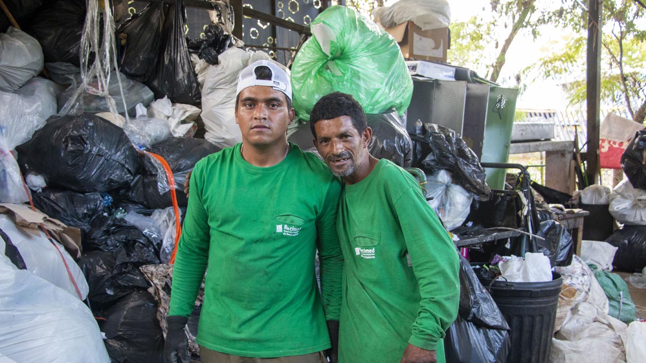 Imagen el reciclaje en sustento y en ejemplo Foto 4