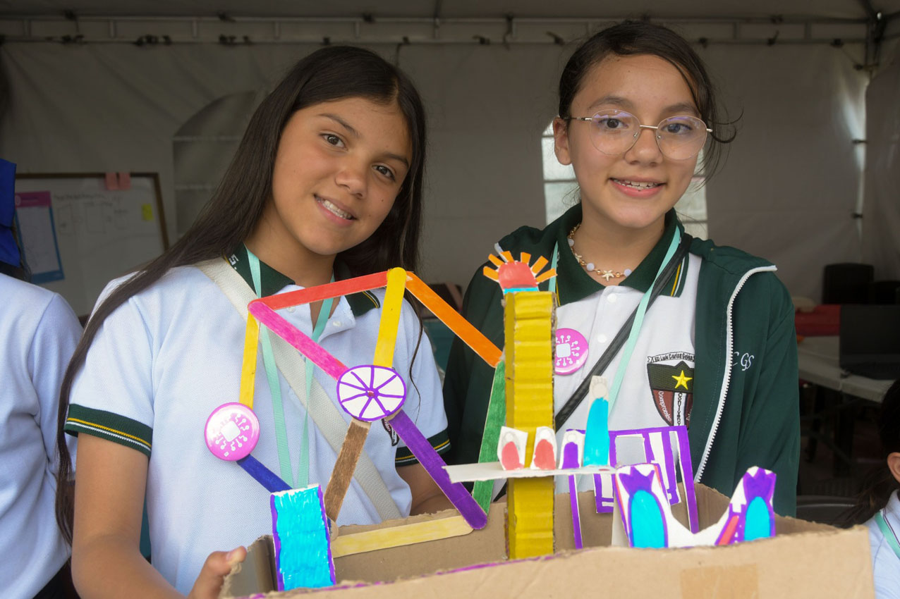 Imagen estudiantes se formaron en habilidades digitales, robótica, inteligencia artificial y realidad virtual (3)