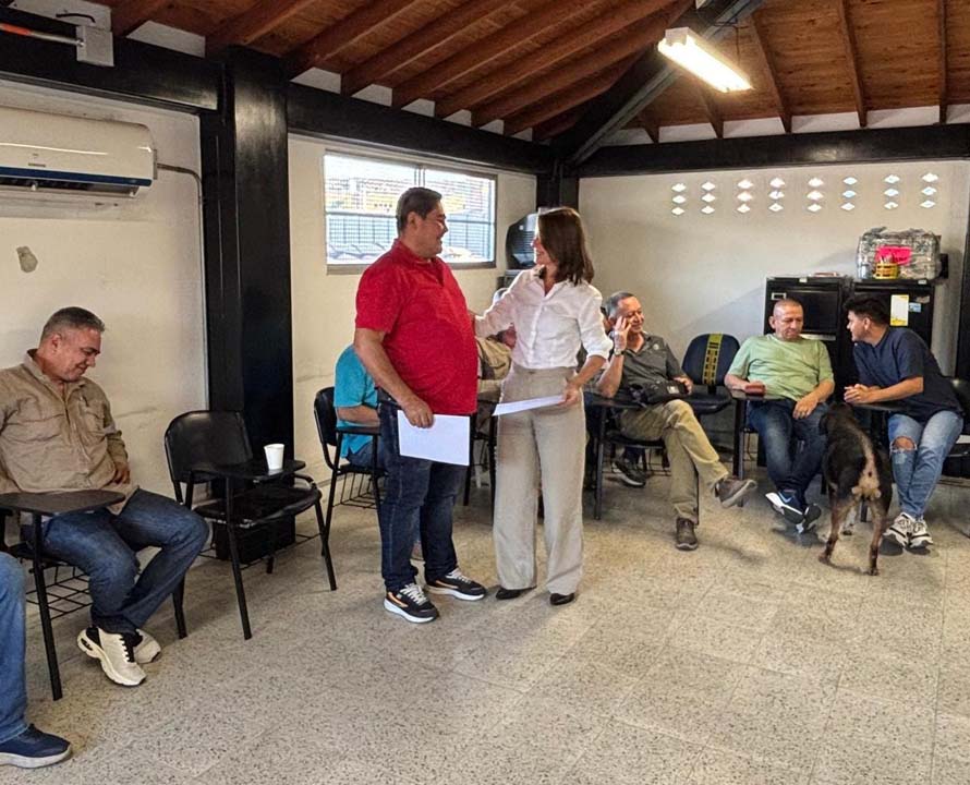 Imagen héroes que se van con la frente en alto (3)