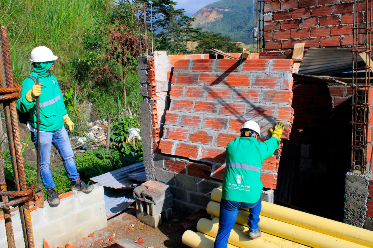 Imagen loteo ilegal construcciones removidas (2)
