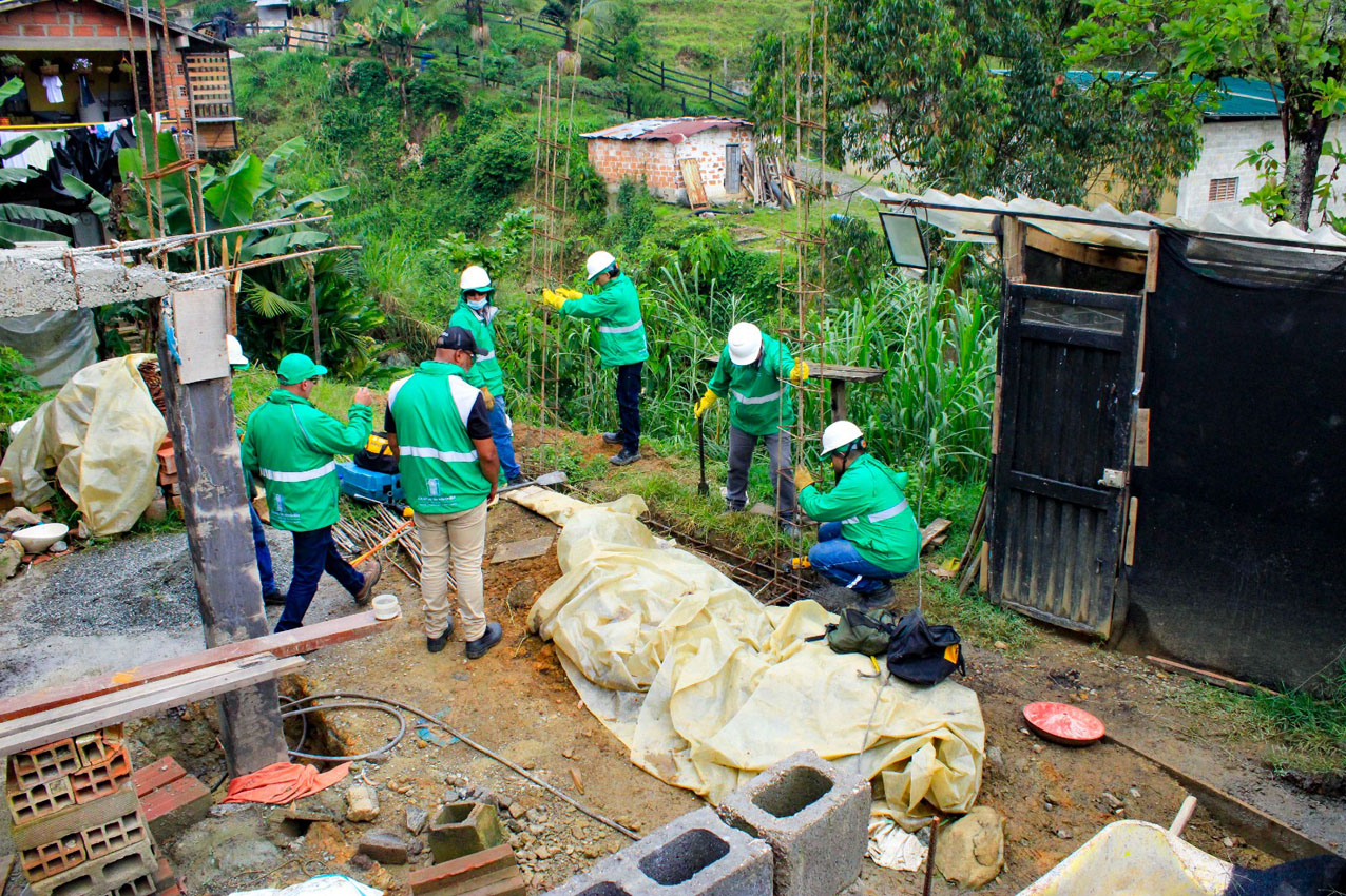 Imagen loteo ilegal construcciones removidas (5)