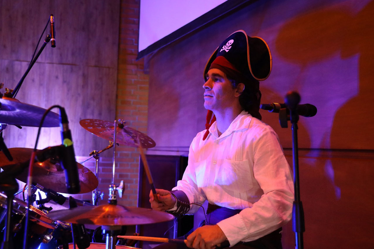 Imagen niños del Hospital General de Medellín en concierto de médicos rockeros (3)