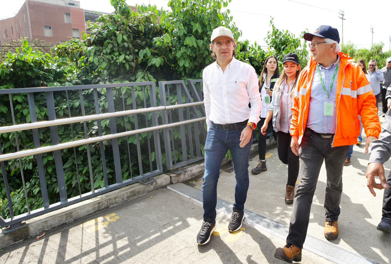 Alcalde de Medellín, Federico Gutiérrez Imagen obras de recuperación en la vía férrea del metro (2)