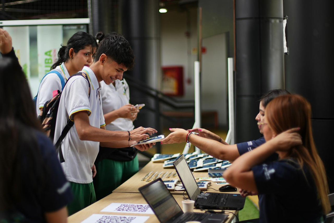 Imagen postulaciones a los Premios Medellín Investiga (4)