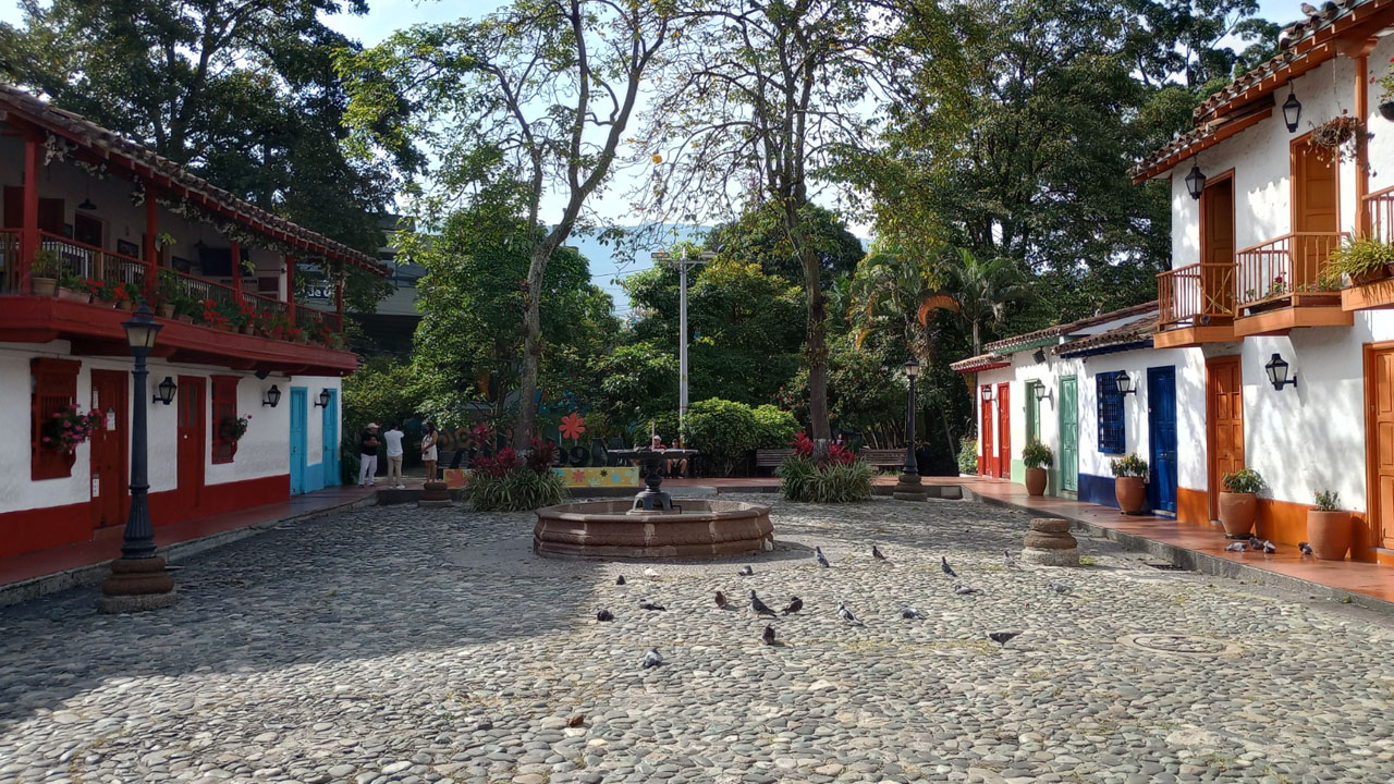 Imagen 350 años de Medellín contados en fotografías por el Pueblito Paisa (2)