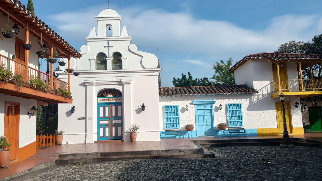 Imagen 350 años de Medellín contados en fotografías por el Pueblito Paisa (4)