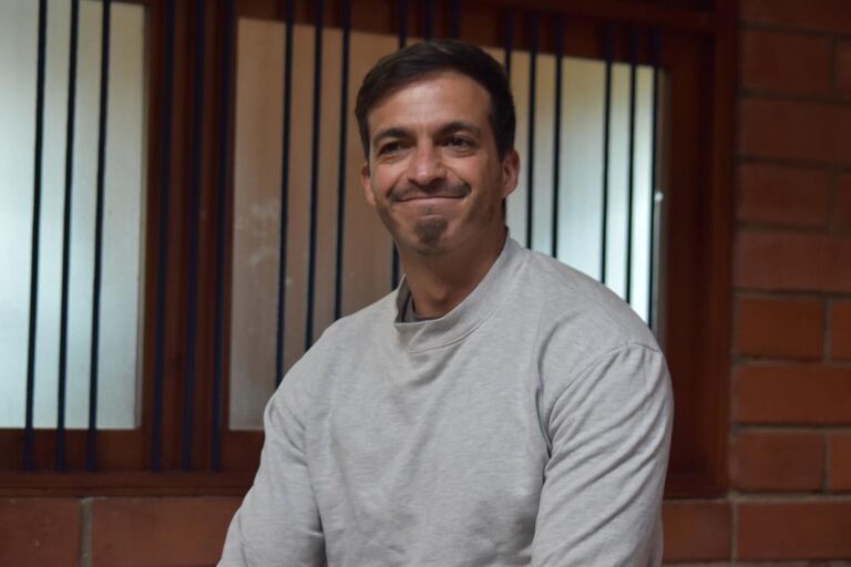 Imagen Entre la felicidad y la pena (1)