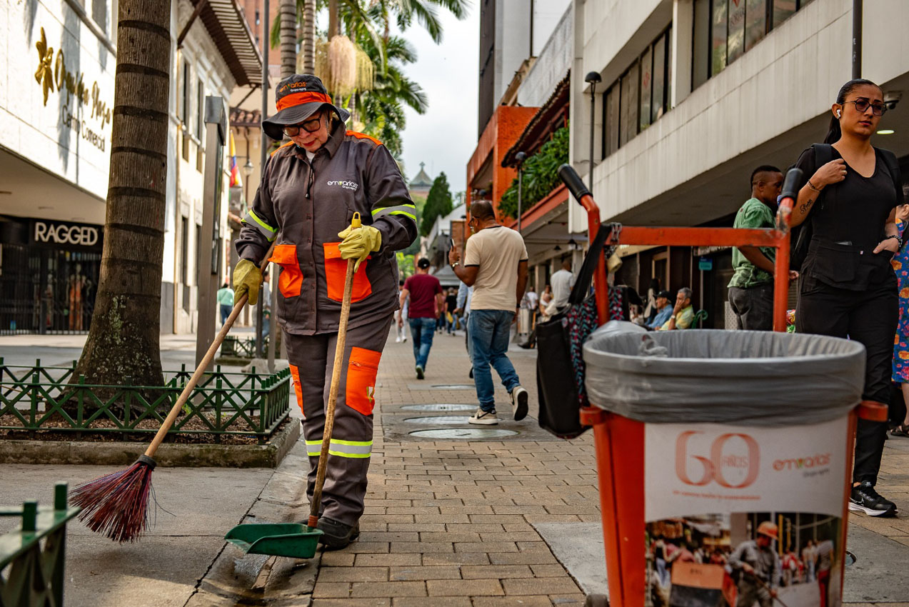 Imagen Medellín cuenta con más de 1.200 operarios de barrido (1)
