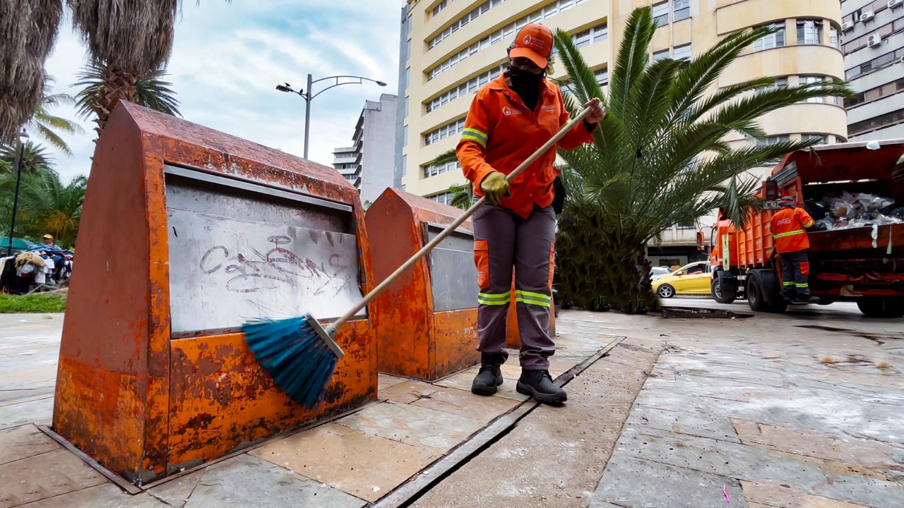 Imagen Medellín cuenta con más de 1.200 operarios de barrido (4)