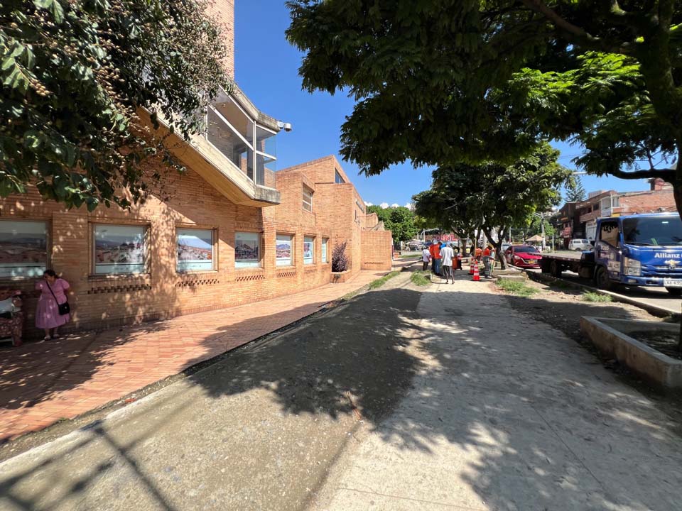 Imagen Medellín reinició obras de restauración en el espacio público del Centro de Desarrollo Cultural Moravia (1)