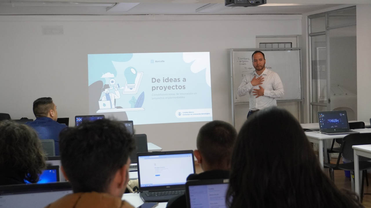 Imagen de alumnos en aula de clase