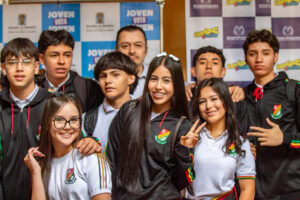 Imagen de grupo de estudiantes del INEM