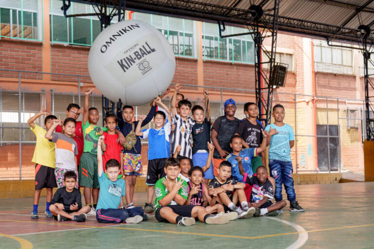 Imagen de grupo de niños en aprovechamiento del tiempo libre