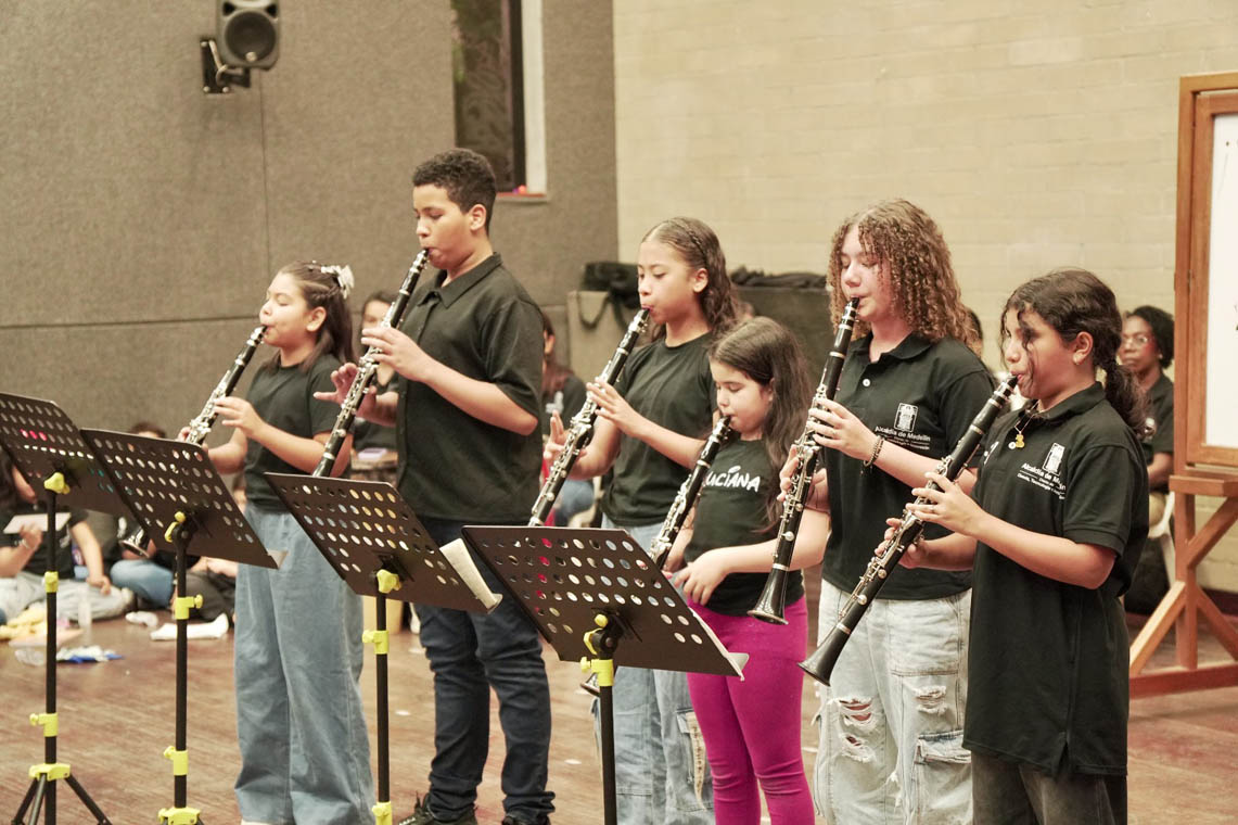 Imagen de niños músicos