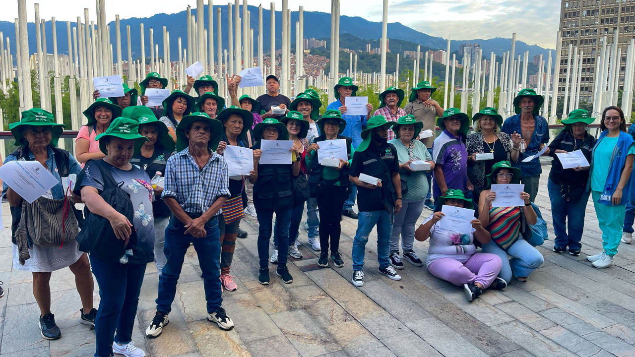 Imagen de recicladores graduados