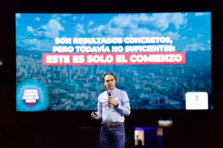 Imagen del Alcalde en Congreso de Prevención de Violencias