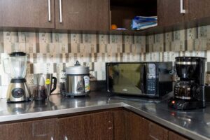 Imagen donación de electrodomésticos y tecnología a mujeres (3)