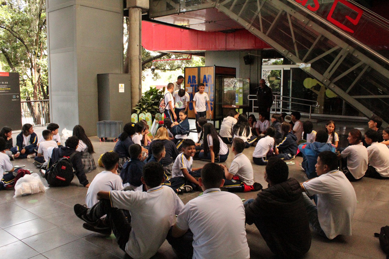 Habilidades en ciencia, tecnología e innovación Imagen estudiantes y docentes afianzan habilidades en ciencia, tecnología e innovación (3)