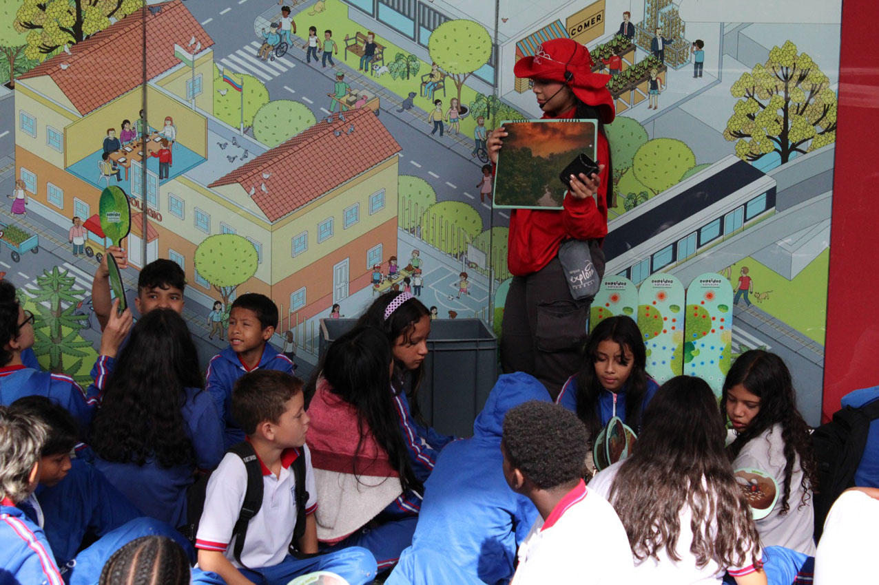 Habilidades en ciencia, tecnología e innovación Imagen estudiantes y docentes afianzan habilidades en ciencia, tecnología e innovación (4)