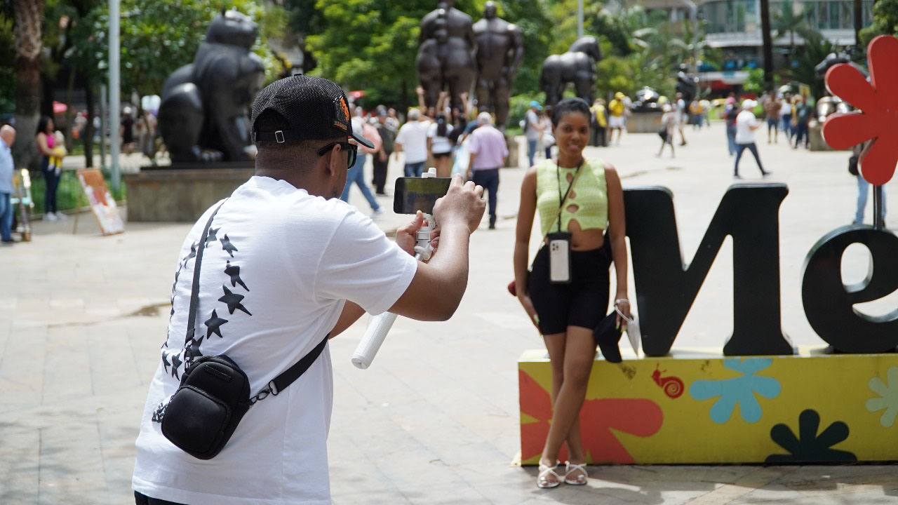 Imagen turismo digital con innovaciones de IA al servicio del viajero (1)