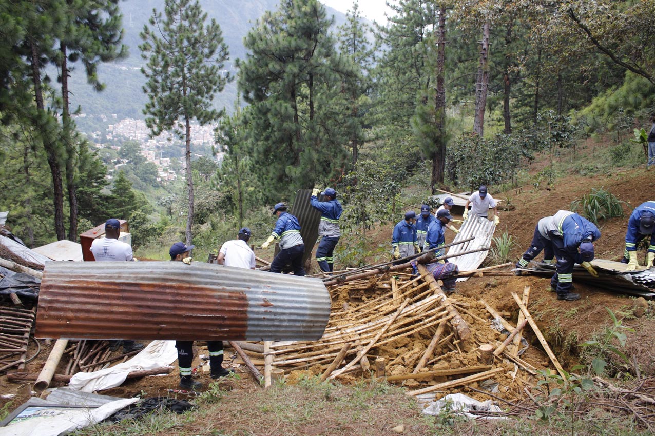 Demolición de edificaciones ilegales Demolición de edificaciones ilegales