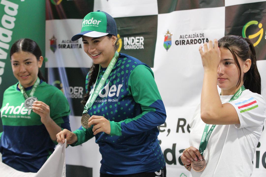 imagen BMX con el Inder Medellín FOTOS LAURA G (4)