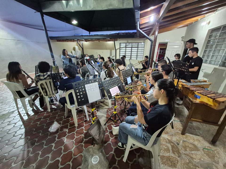 Imagen Escuela de Música Independencias de Medellín AZUL