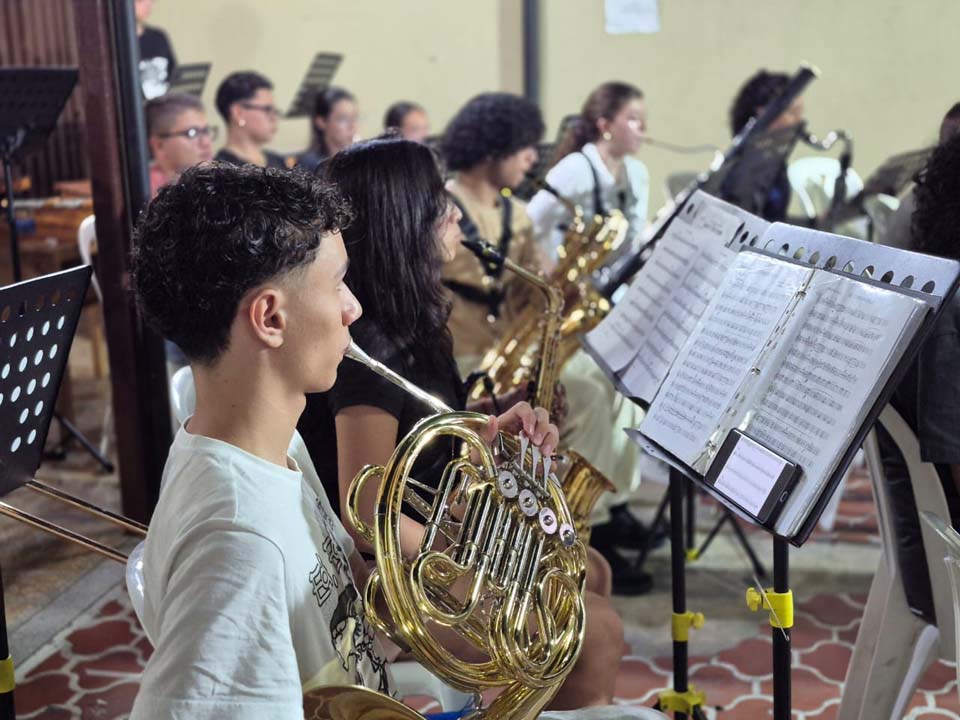 Imagen Escuela de Música Independencias de Medellín DORADO