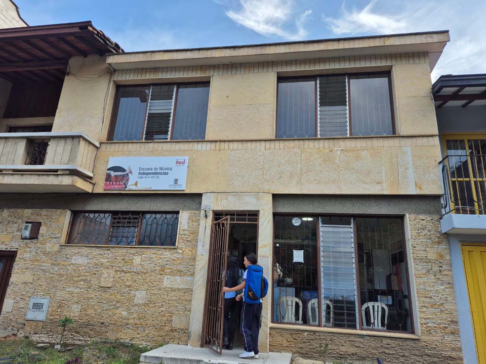 Imagen Escuela de Música Independencias de Medellín FACHADA