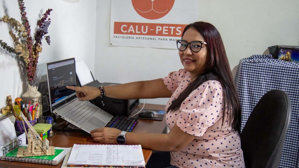 Gloria Sánchez estudiando Imagen Gloria Sánchez