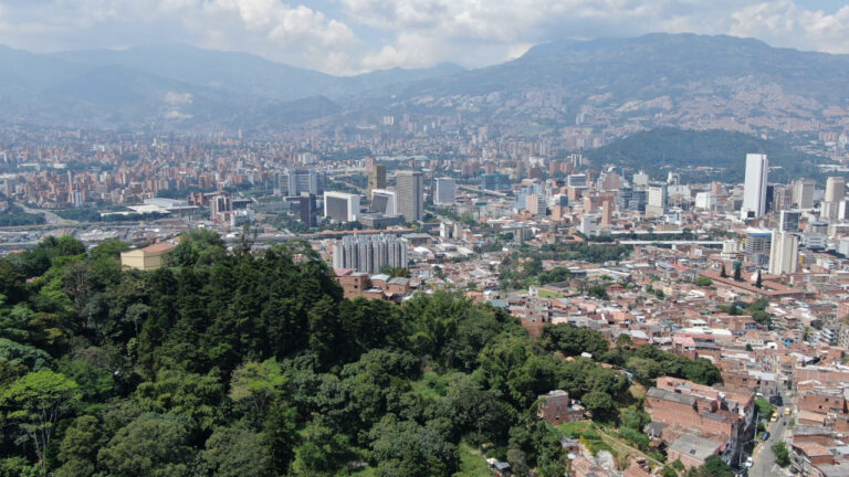 Imagen Medellín avanza en la recuperación de quebradas y ecosistemas (5)