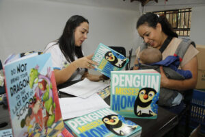 Imagen estrategia libros infantiles en inglés para familias Buen Comienzo (2)