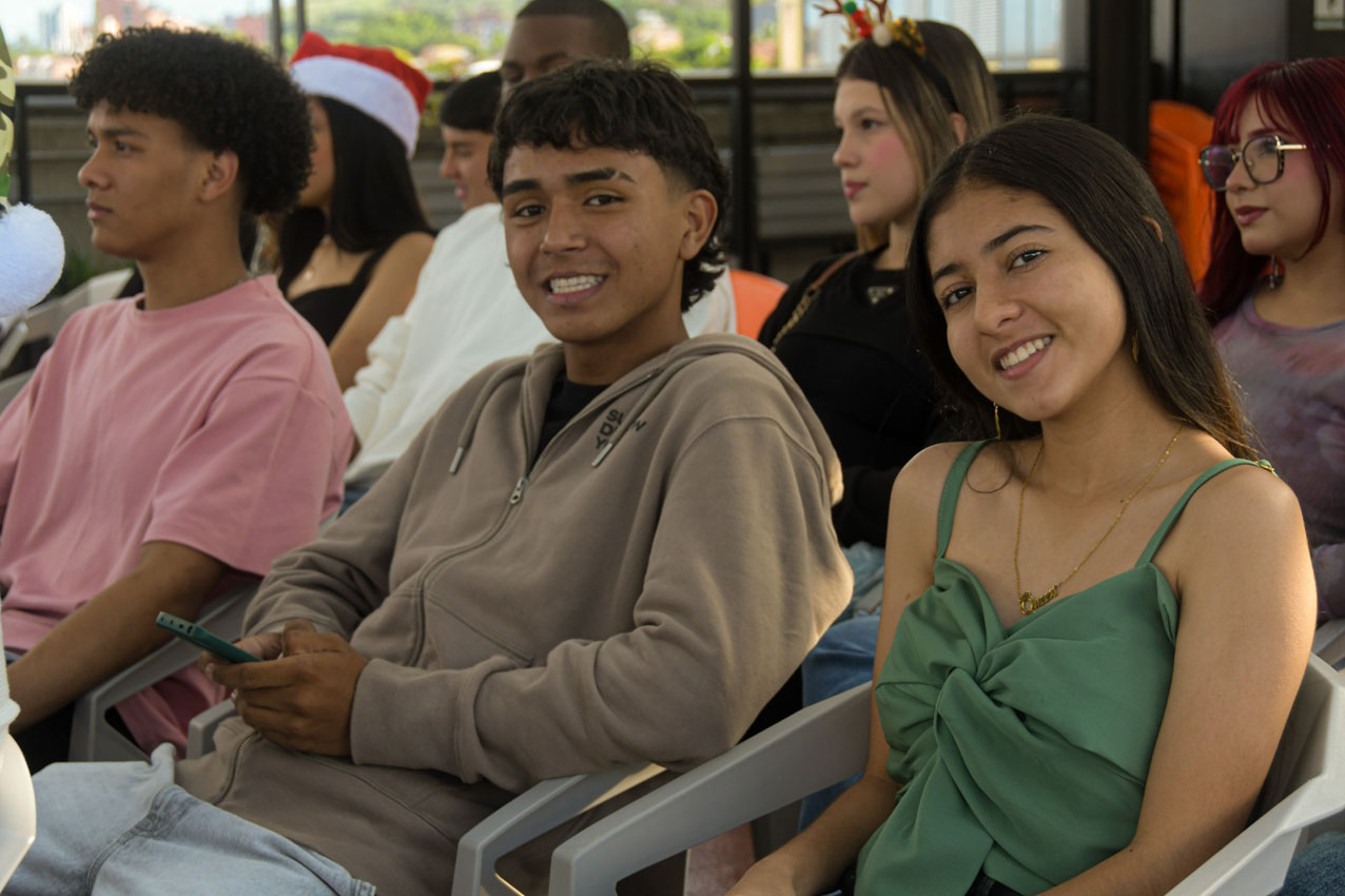 Imagen líderes estudiantiles recibieron reconocimiento (5)