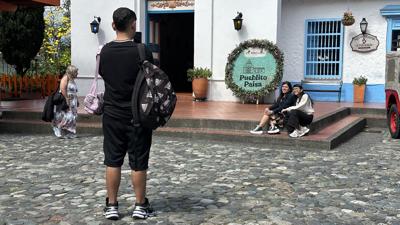 Imagen Pueblito Paisa y los turistas (15)
