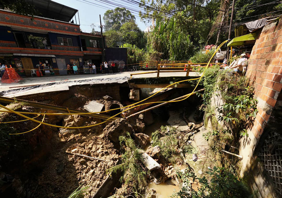 Imagen caída del puente La Limona en San Antonio de Prado
