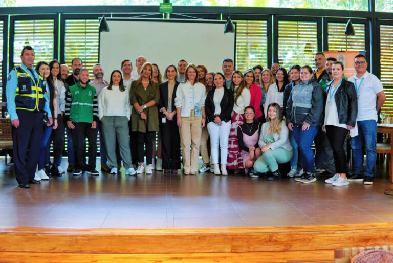 Imagen de Comité de Aseo y Ornato en tarima