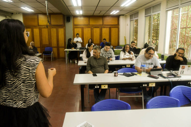 Imagen de capacitación con la comunidad