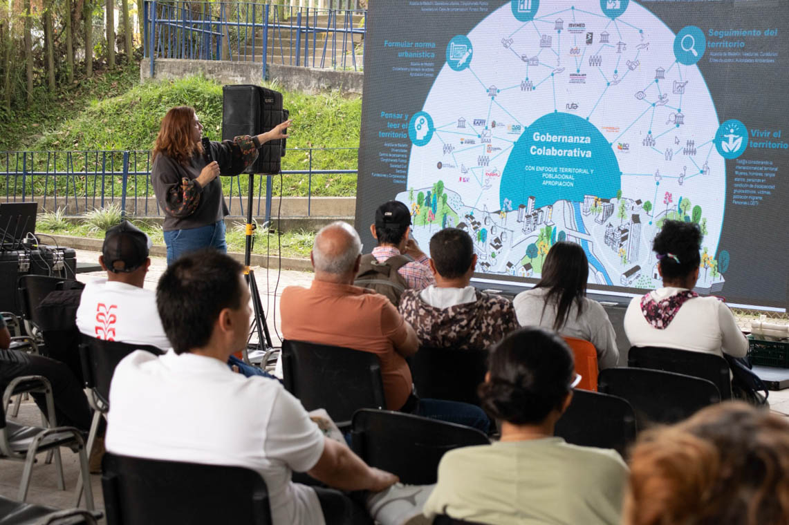 Imagen de charla sobre el POT