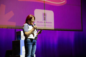 María Enoris Garzón, habitante de Medellín y participante de Decididas, estrategia de la Alcaldía que brinda acompañamiento integral a mujeres para fortalecer su autonomía económica.