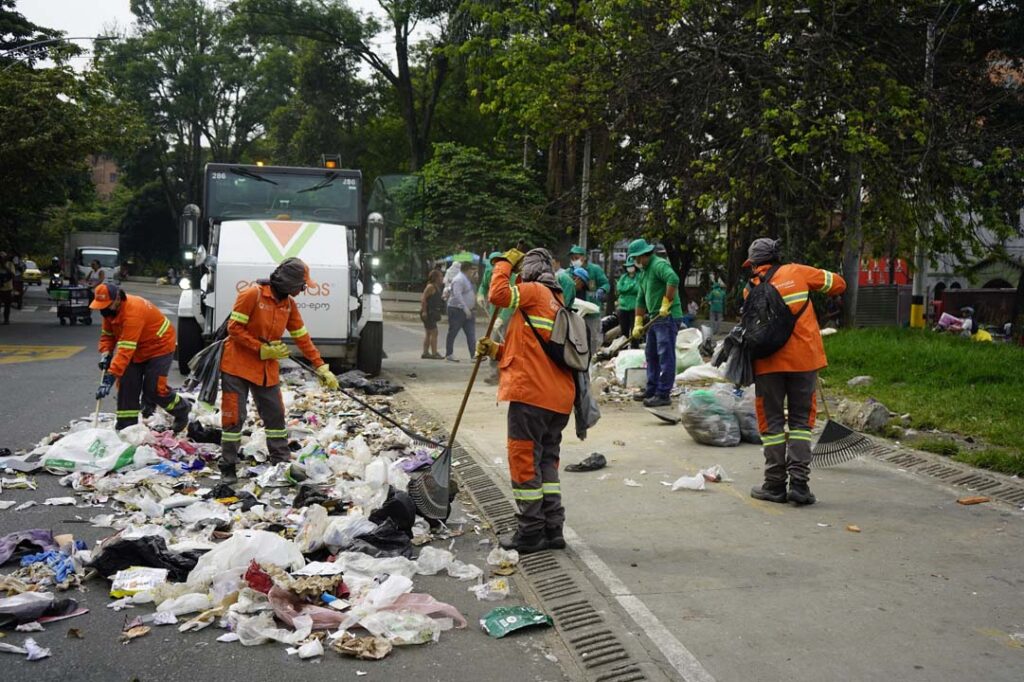 Imagen estrategia Sembrando Limpieza con Amor en El Poblado y La Candelaria (1)