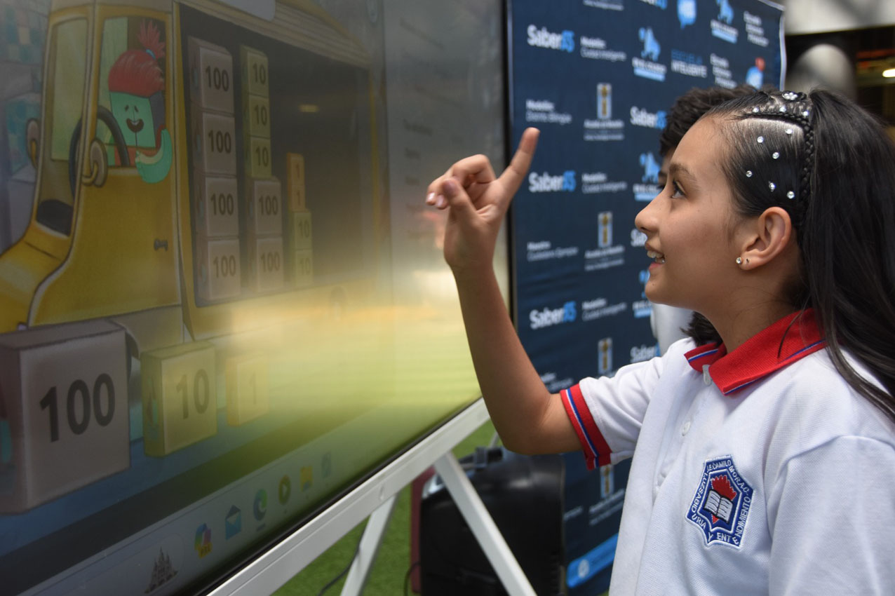 Imagen habilidades digitales y Escuela Inteligente (2)