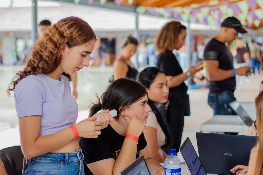 Imagen medellin joven (1)