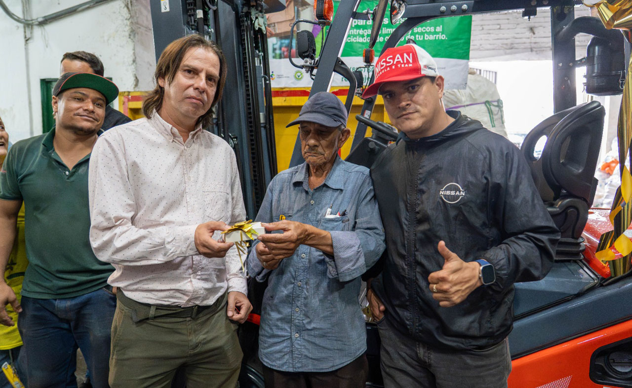 Recicladores Imagen recicladores aprovechamiento y tratamiento de residuos (6)