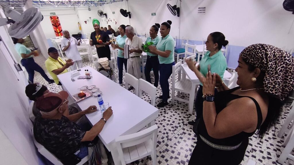 Celebración de cumpleaños en Lo Exquisito del Mar