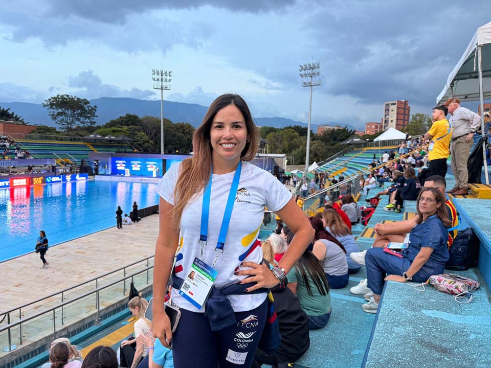 Imagen Copa Mundo de Natación Artística 2026 Jennifer, entrenadora caleña