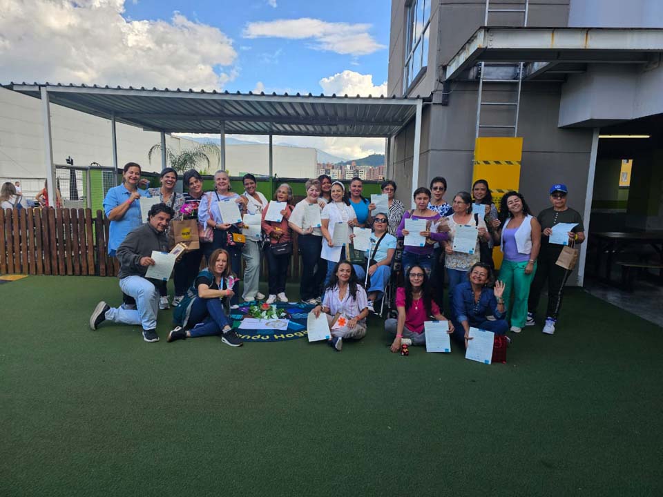 ncuentros, acompañados por profesionales de Tejiendo Hogares