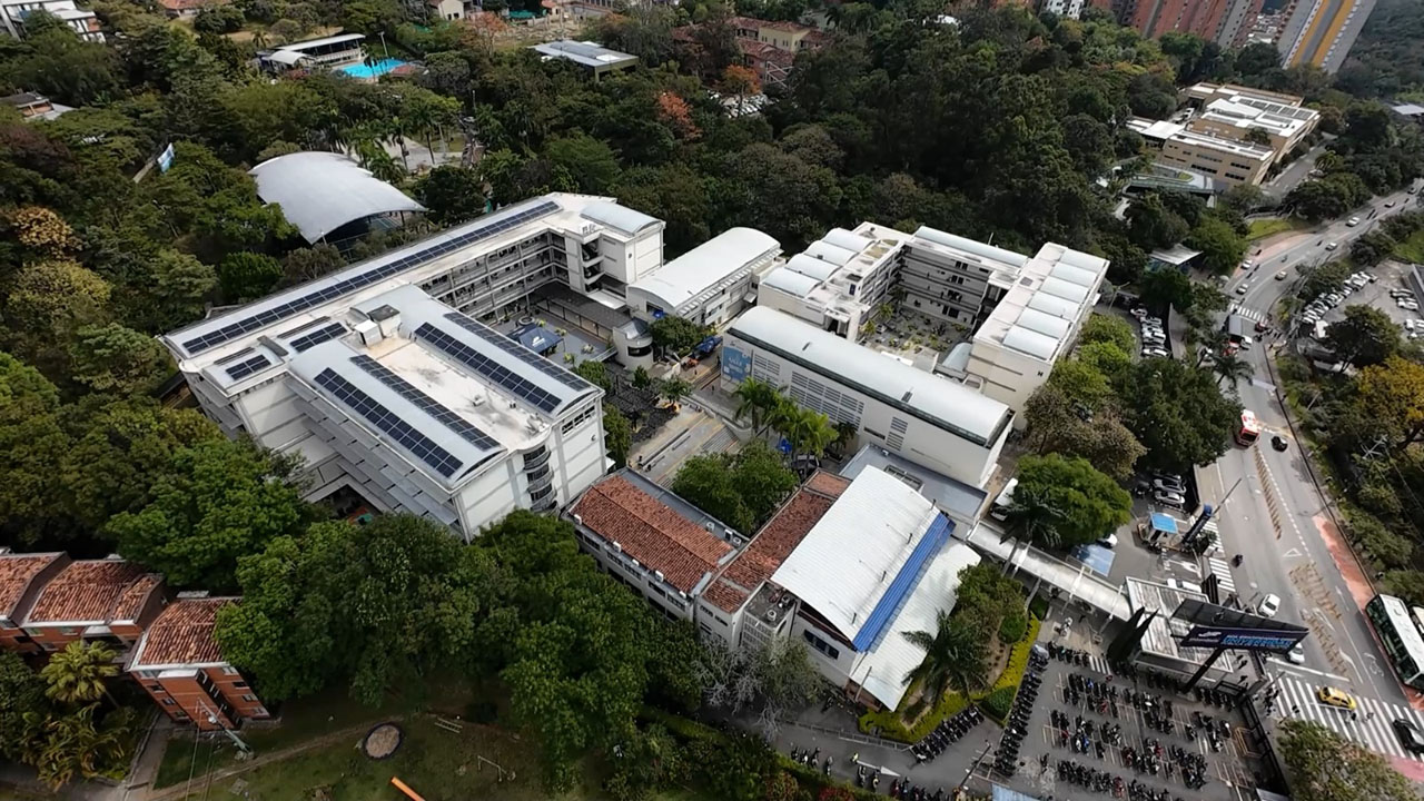 Imagen Institución Universitaria ITM genera su propia energía para cargar buses eléctricos (1)