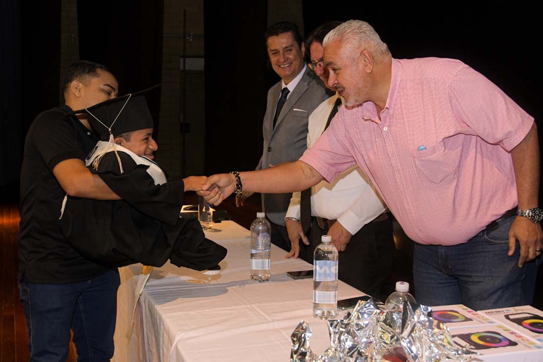 Imagen La voluntad de acero venció a la enfermedad de los huesos de cristal SAMUEL SALUDA